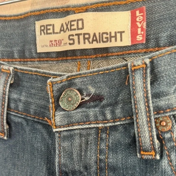 LEVIS Relaxed Straight Fit Medium Wash Jeans Size 32x32* - Picture 6 of 8